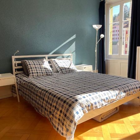 Le Locle : Bel Appartement Chaleureux Екстериор снимка