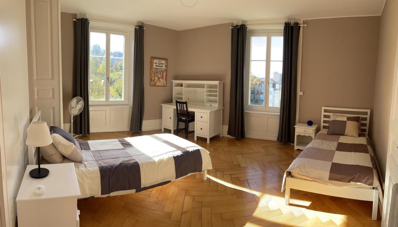 Le Locle : Bel Appartement Chaleureux Екстериор снимка