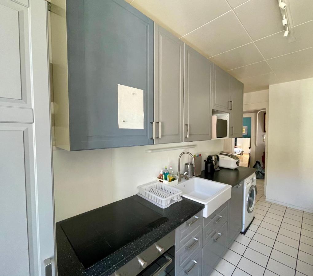 Le Locle : Bel Appartement Chaleureux Екстериор снимка