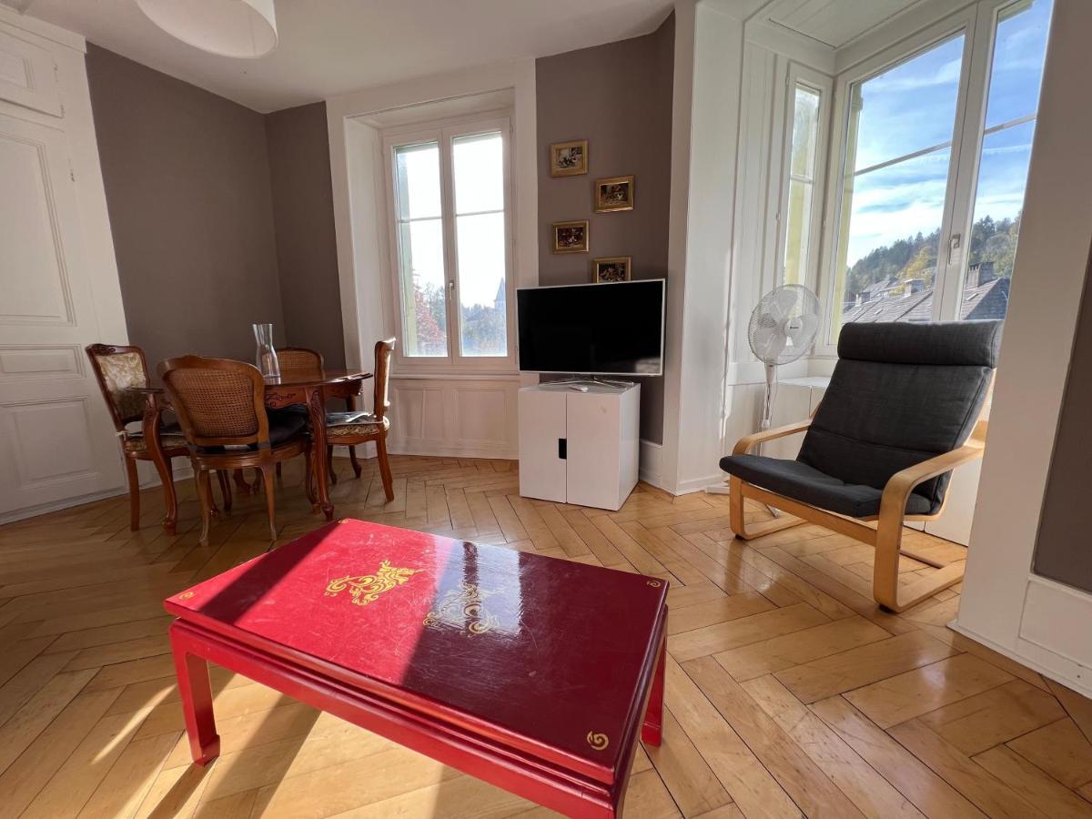 Le Locle : Bel Appartement Chaleureux Екстериор снимка