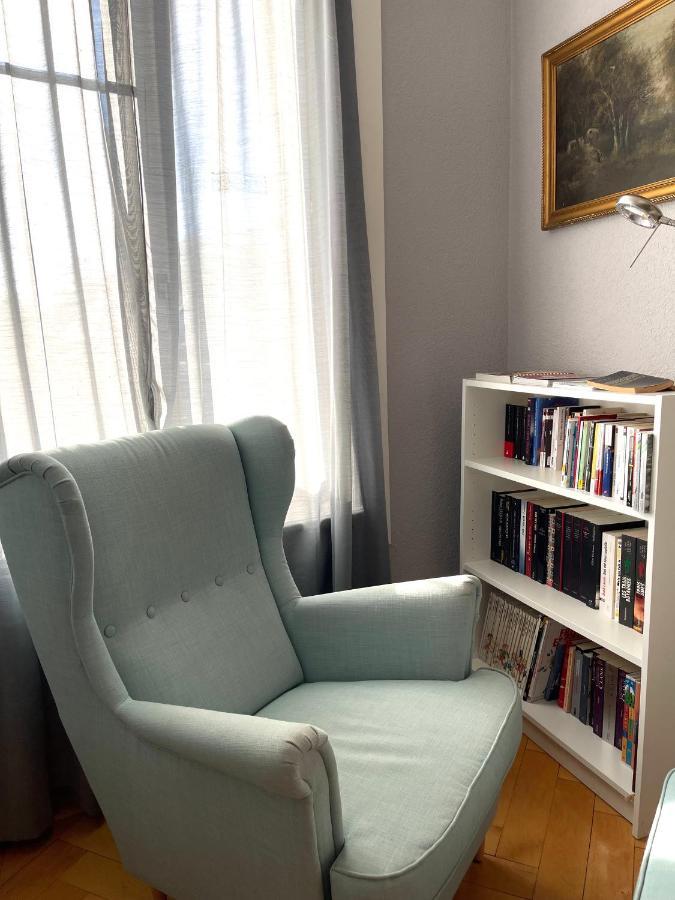 Le Locle : Bel Appartement Chaleureux Екстериор снимка