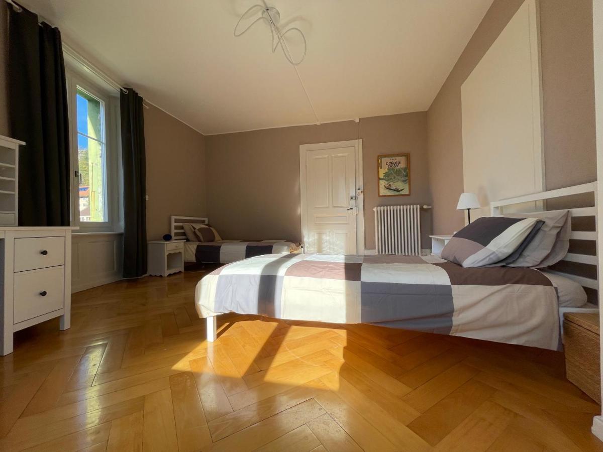 Le Locle : Bel Appartement Chaleureux Екстериор снимка
